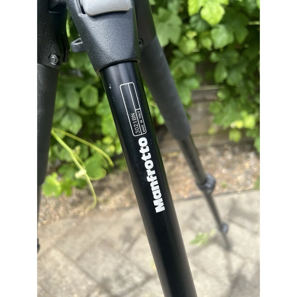 Manfrotto‎ 3021BPRO 3021 BN Pro Tripod Aluminum Legs w/ 322RC2 Friction Head